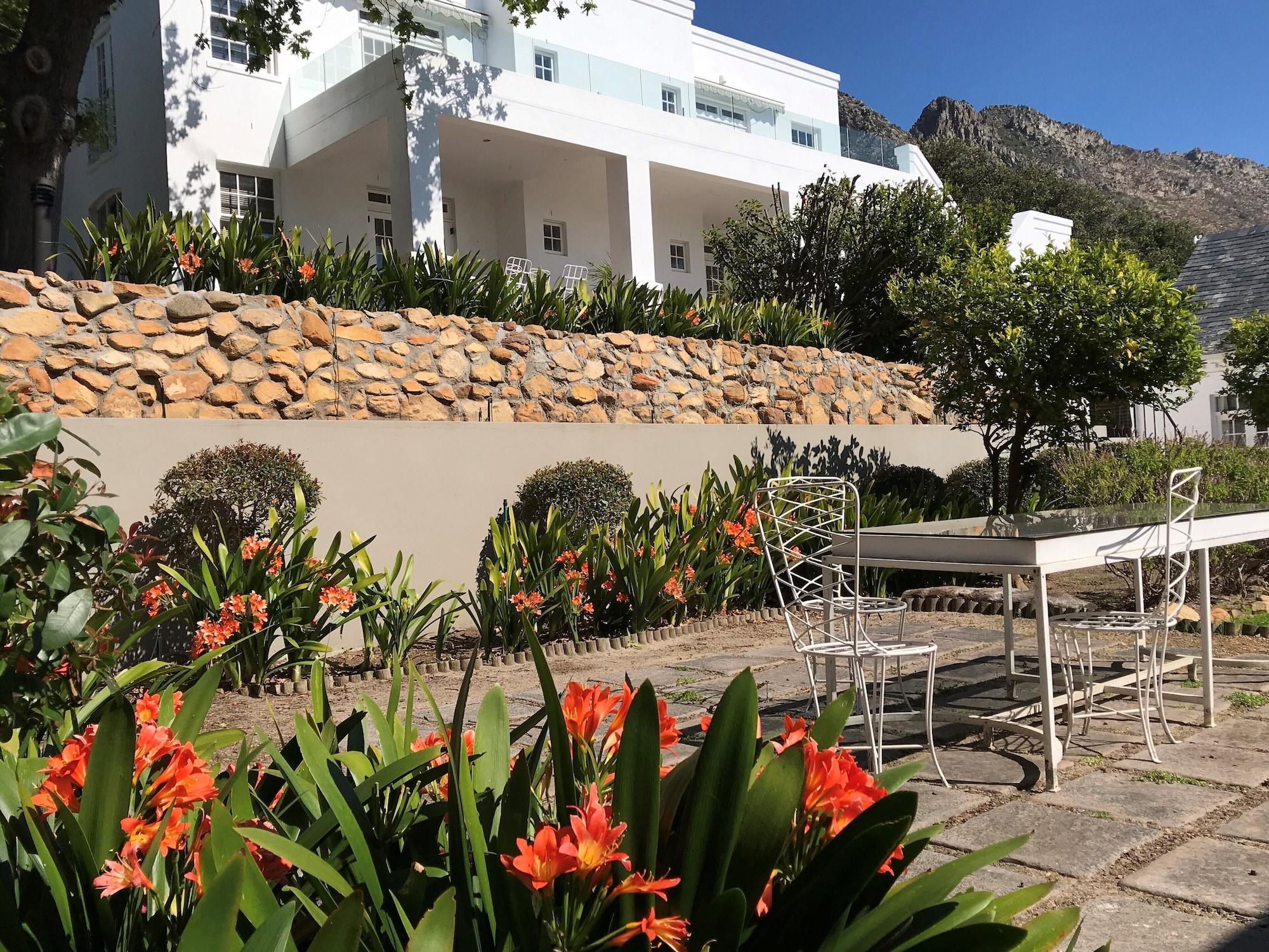 Manor On The Bay 4*