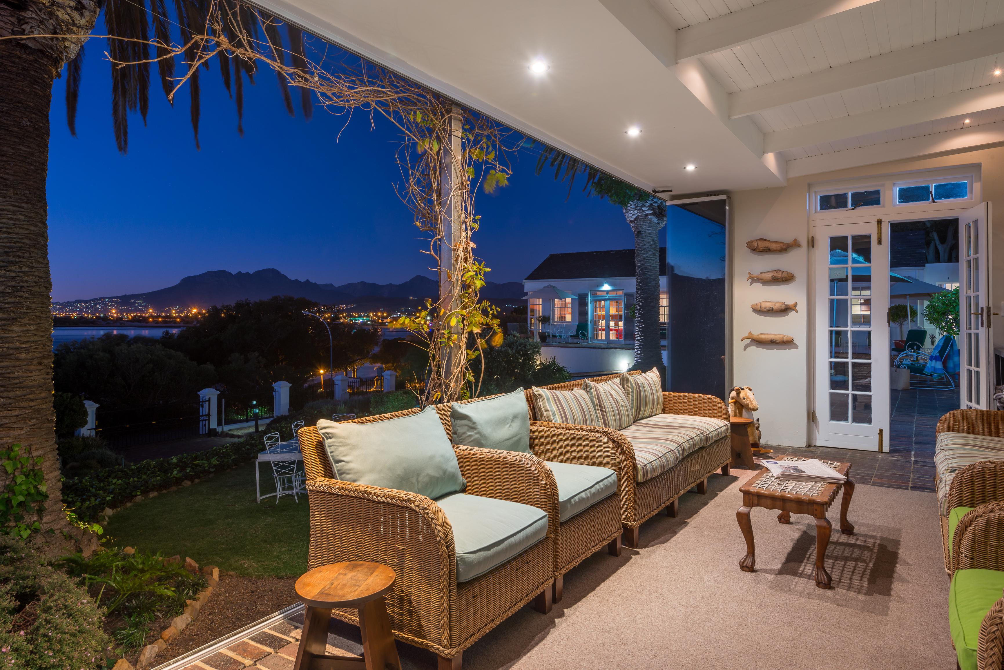 Guest house Manor On The Bay 4*
