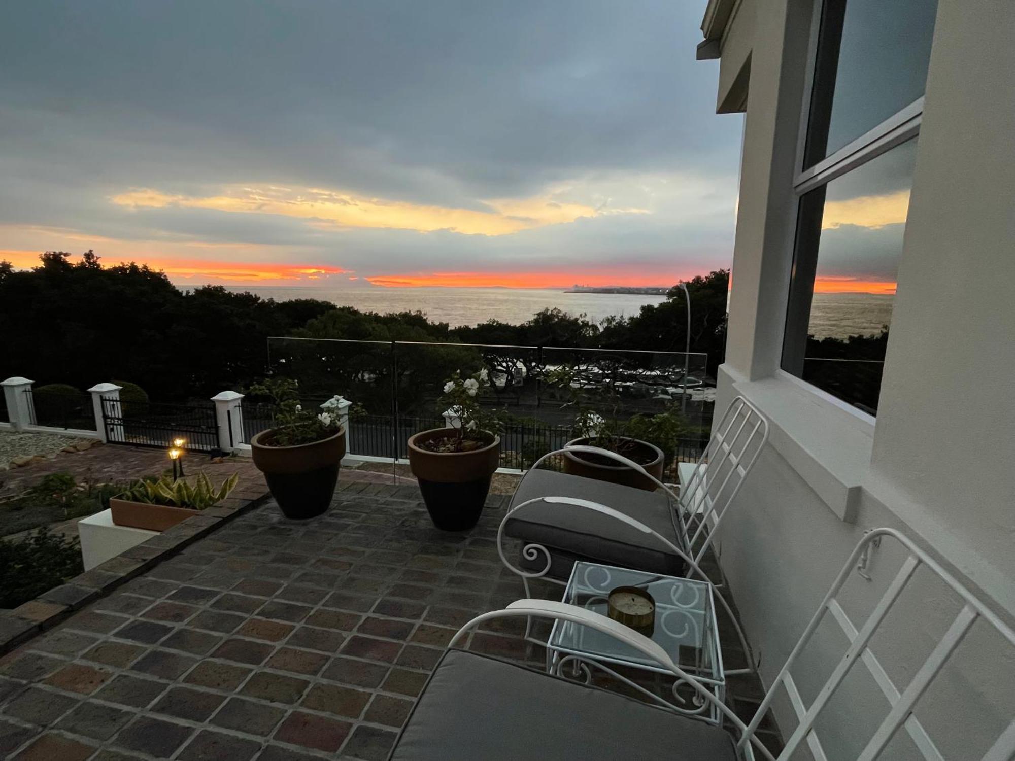 Guest house Manor On The Bay